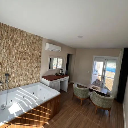 מלון Aden Boutique Çeşme