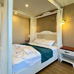 Отель Aden Boutique 4*